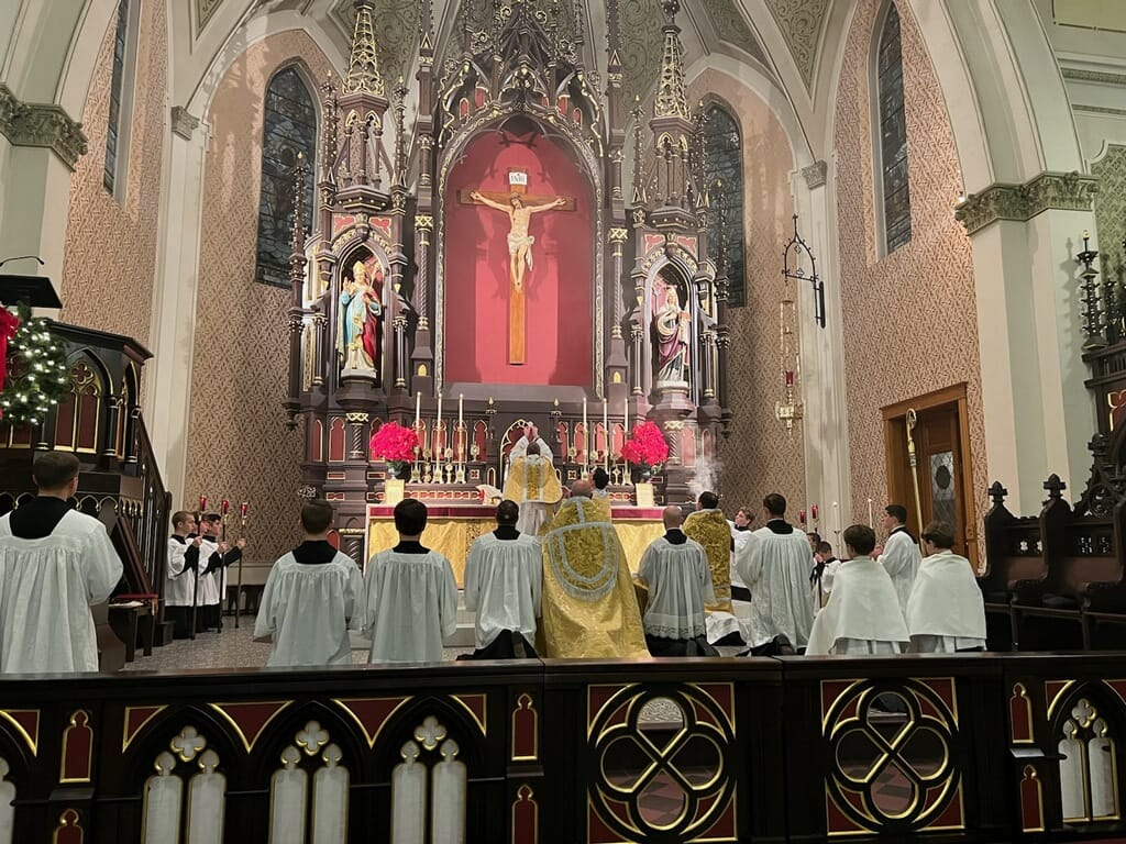 [Photos] Mass in the presence of the Bishop in South Bend