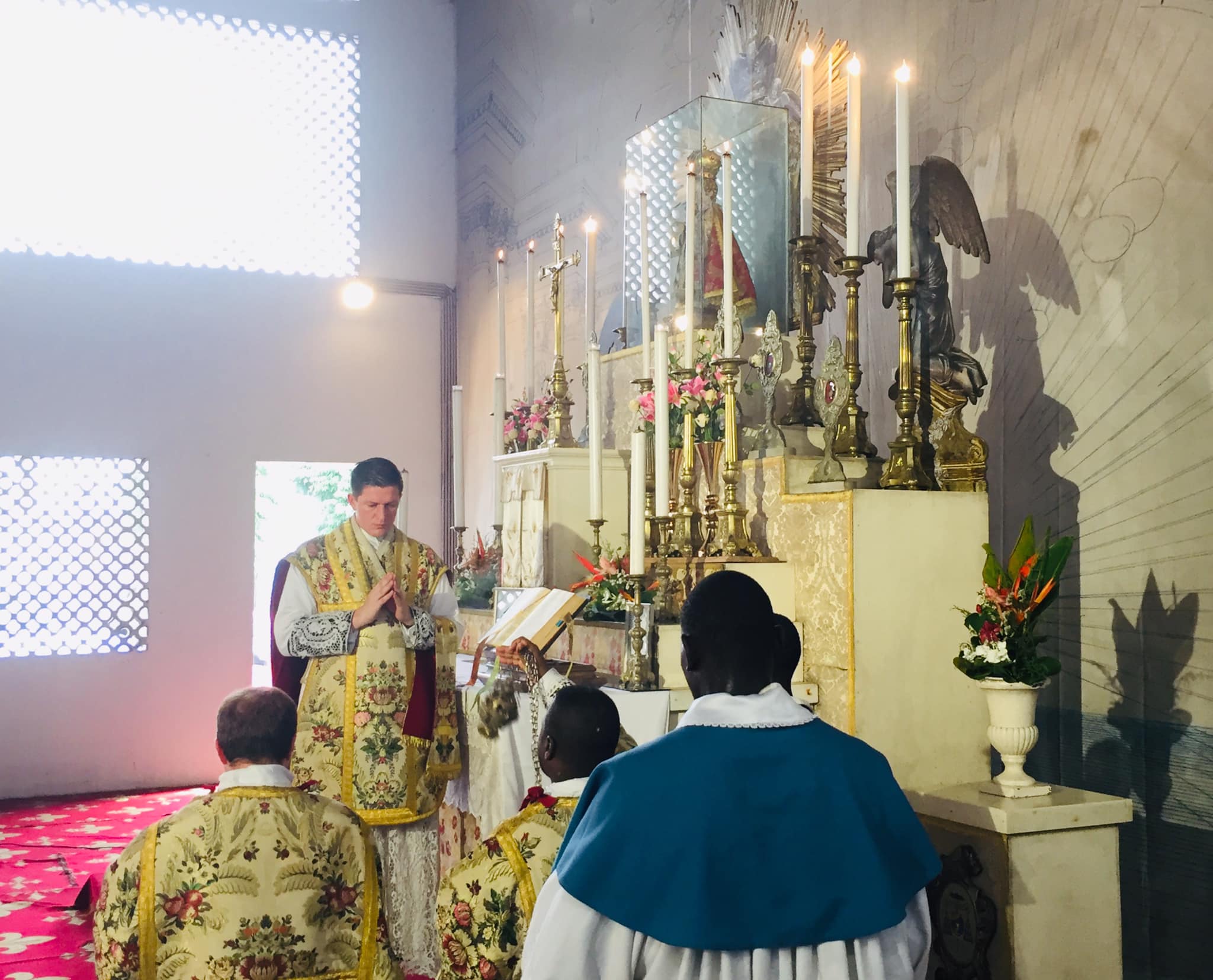 [Photos] Solennité de NotreDame de Lourdes (Libreville) Riposte